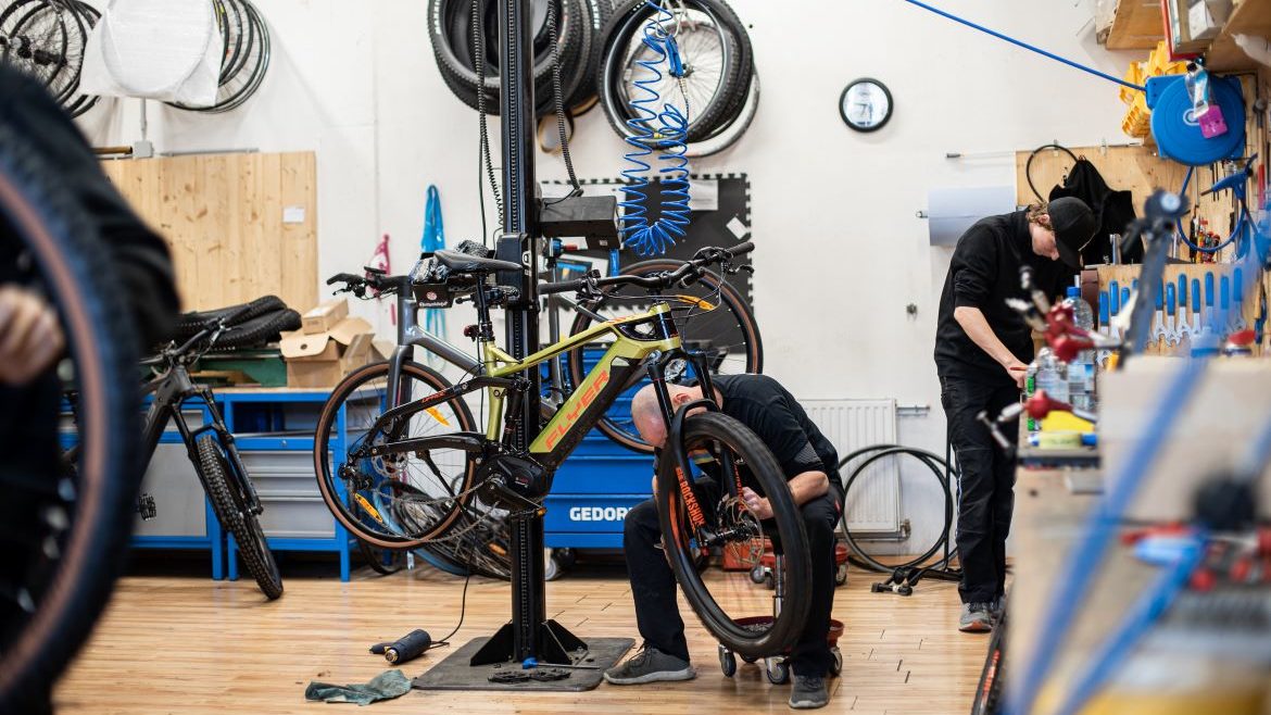 Überprüfung von gebrauchten Fahrrädern oder E-Bikes 