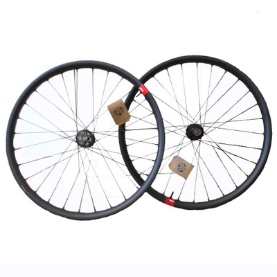 Santa Cruz Reserve 37 Laufradsatz 27,5+ 110 TC Shimano HG Freilauf