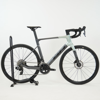 BH RS1 4.5 black silver 2025 - RH-L Testrad