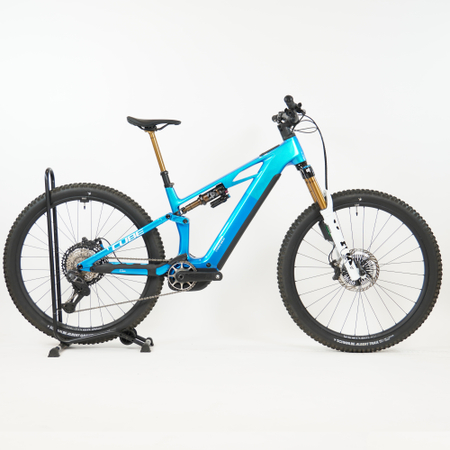 Cube Stereo Hybrid ONE44 HPC AT 800 actionteam 2026 - RH-L Testrad
