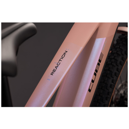 Cube Reaction Hybrid Performance 720 ruby´n´black