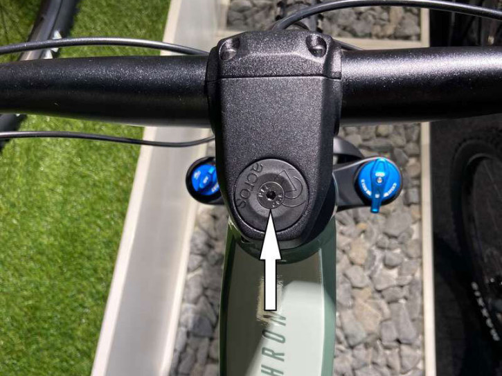 Align the handlebar centrally